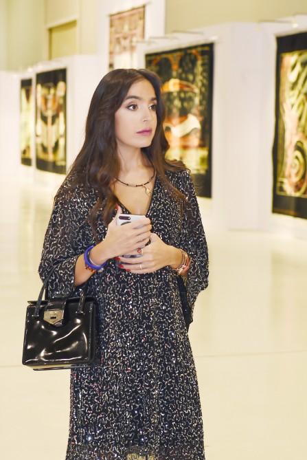 Президент Ильхам Алиев и Первая леди Мехрибан Алиева ознакомились с выставкой в связи с 90-летним юбилеем народного художника Таира Салахова (ФОТО)