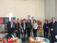 Азербайджанская художница провела мастер-класс в Париже (ФОТО)