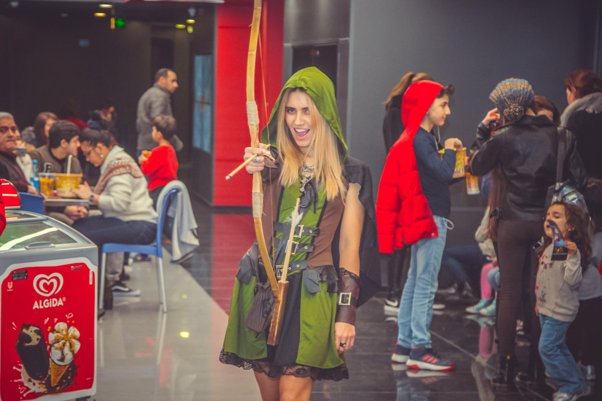 В Баку появились девушки-лучницы из Шервудского леса (ВИДЕО, ФОТО)