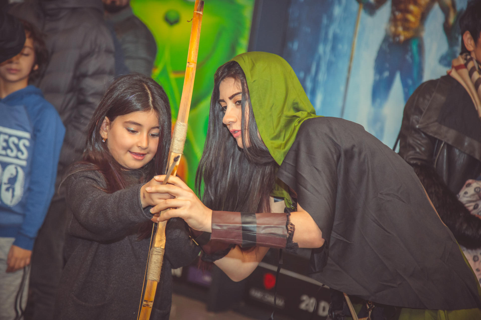 В Баку появились девушки-лучницы из Шервудского леса (ВИДЕО, ФОТО)