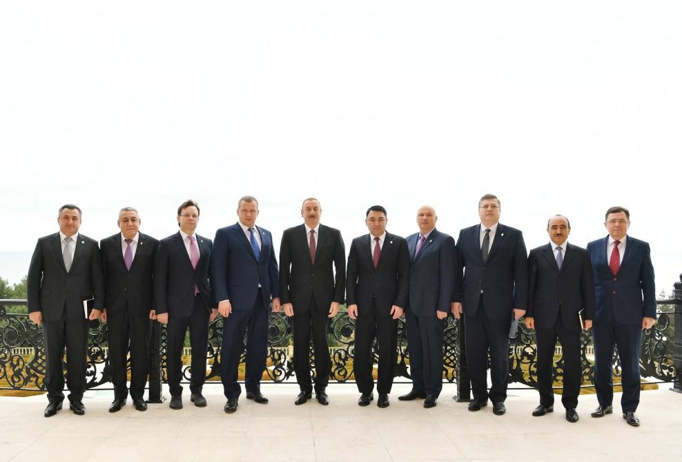 Президенту Ильхаму Алиеву вручен орден «За заслуги перед Астраханской областью»  (ФОТО)