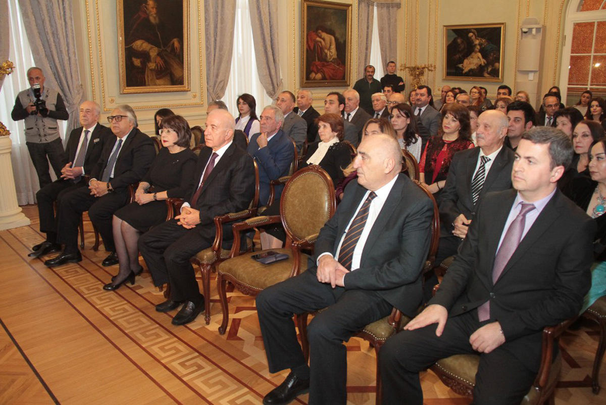 В Баку состоялась торжественная церемония награждения деятелей культуры (ФОТО)