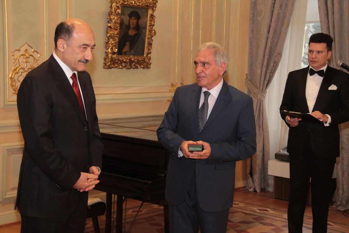 В Баку состоялась торжественная церемония награждения деятелей культуры (ФОТО)