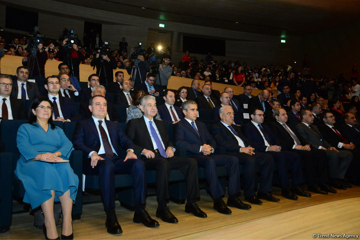 В Центре Гейдара Алиева в Баку прошел II съезд азербайджанских студентов (ФОТО)