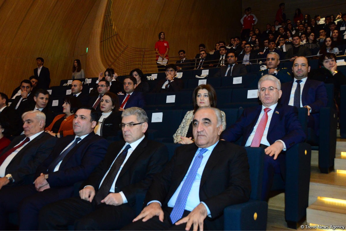 В Центре Гейдара Алиева в Баку прошел II съезд азербайджанских студентов (ФОТО)