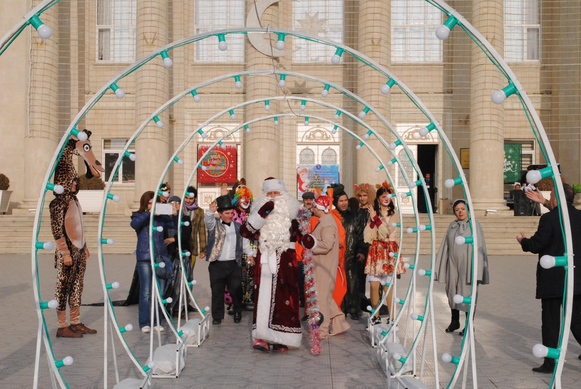 Дед Мороз и Снегурочка провели креативную акцию в Сумгайыте (ФОТО)