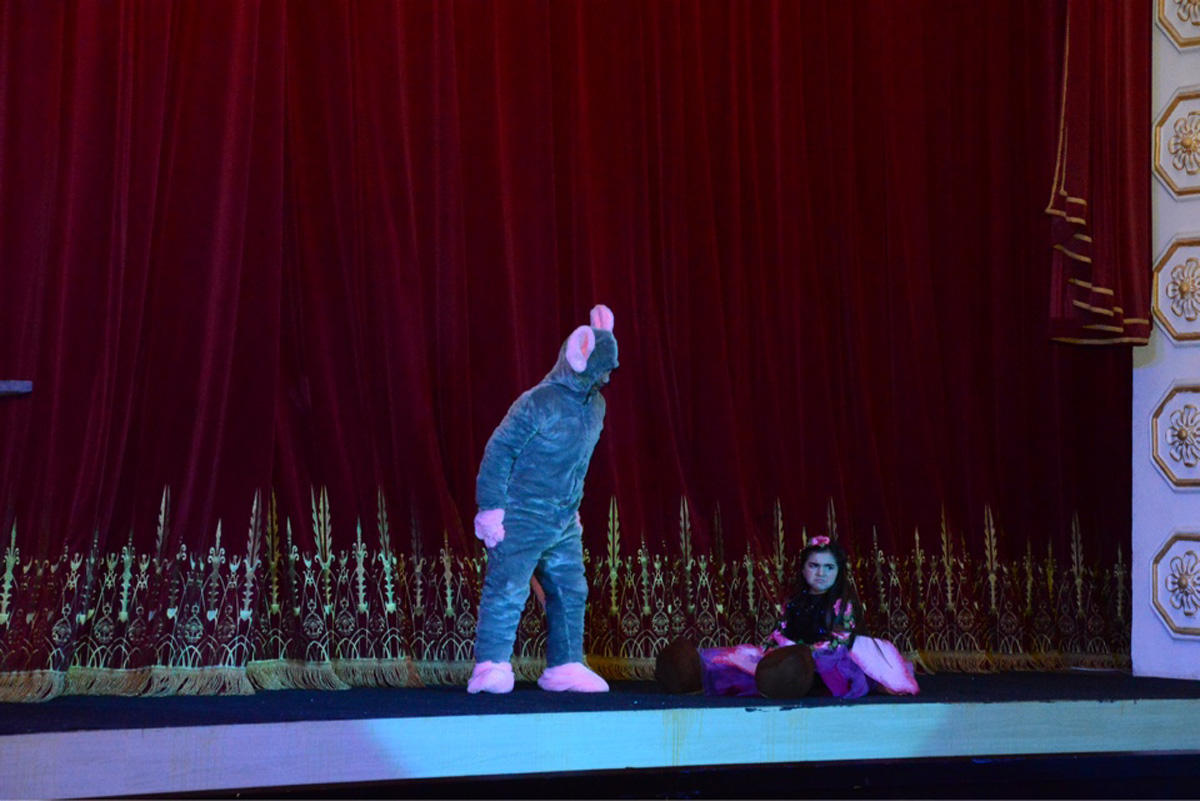 В Культурном центре СГБ представлен детский спектакль о приключениях Тыг-тыг ханым (ФОТО)