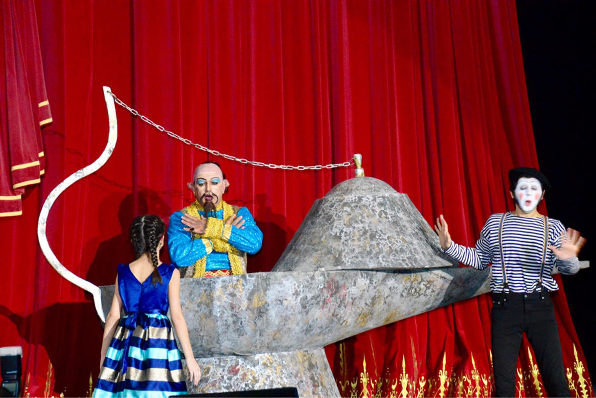 В Культурном центре СГБ представлен детский спектакль о приключениях Тыг-тыг ханым (ФОТО)