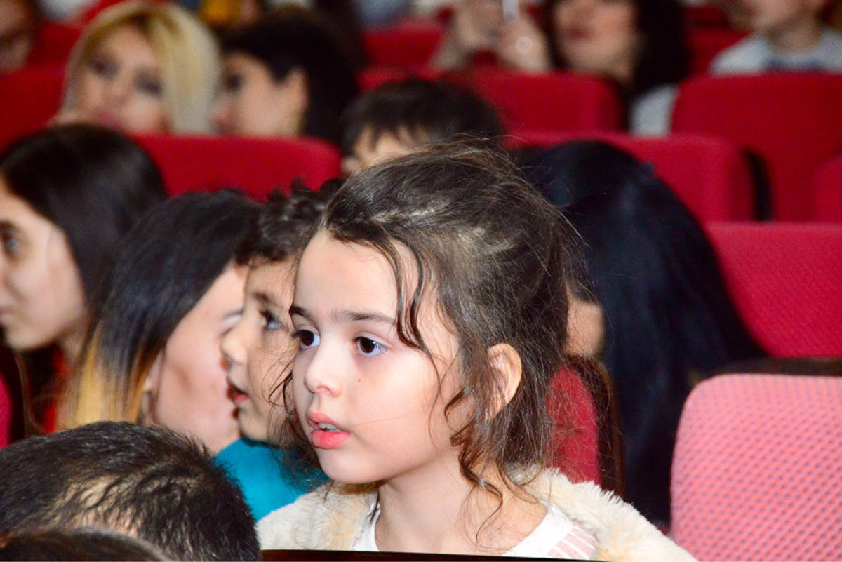 В Культурном центре СГБ представлен детский спектакль о приключениях Тыг-тыг ханым (ФОТО)