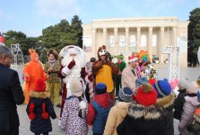 Дед Мороз и Снегурочка провели креативную акцию в Сумгайыте (ФОТО)