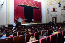 В Культурном центре СГБ представлен детский спектакль о приключениях Тыг-тыг ханым (ФОТО)