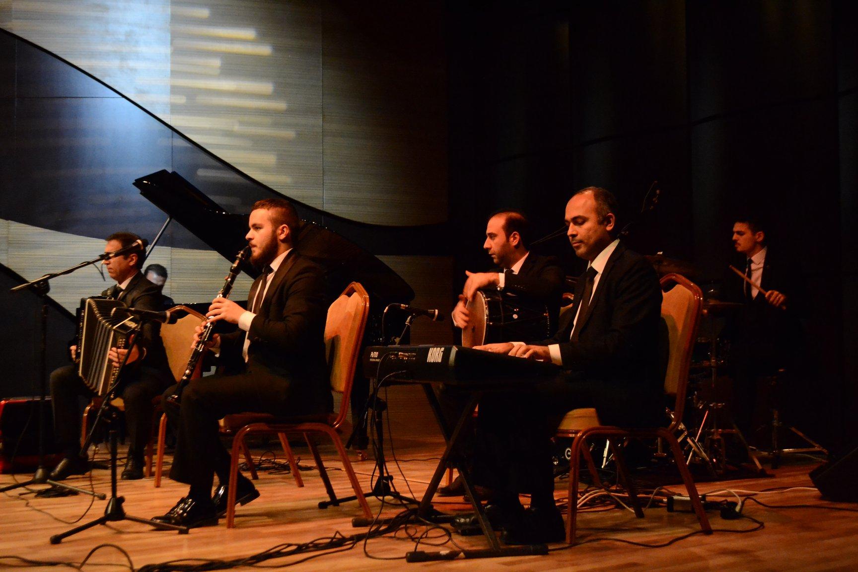 В Баку прошел концерт, посвященный Дню солидарности азербайджанцев всего мира (ФОТО)