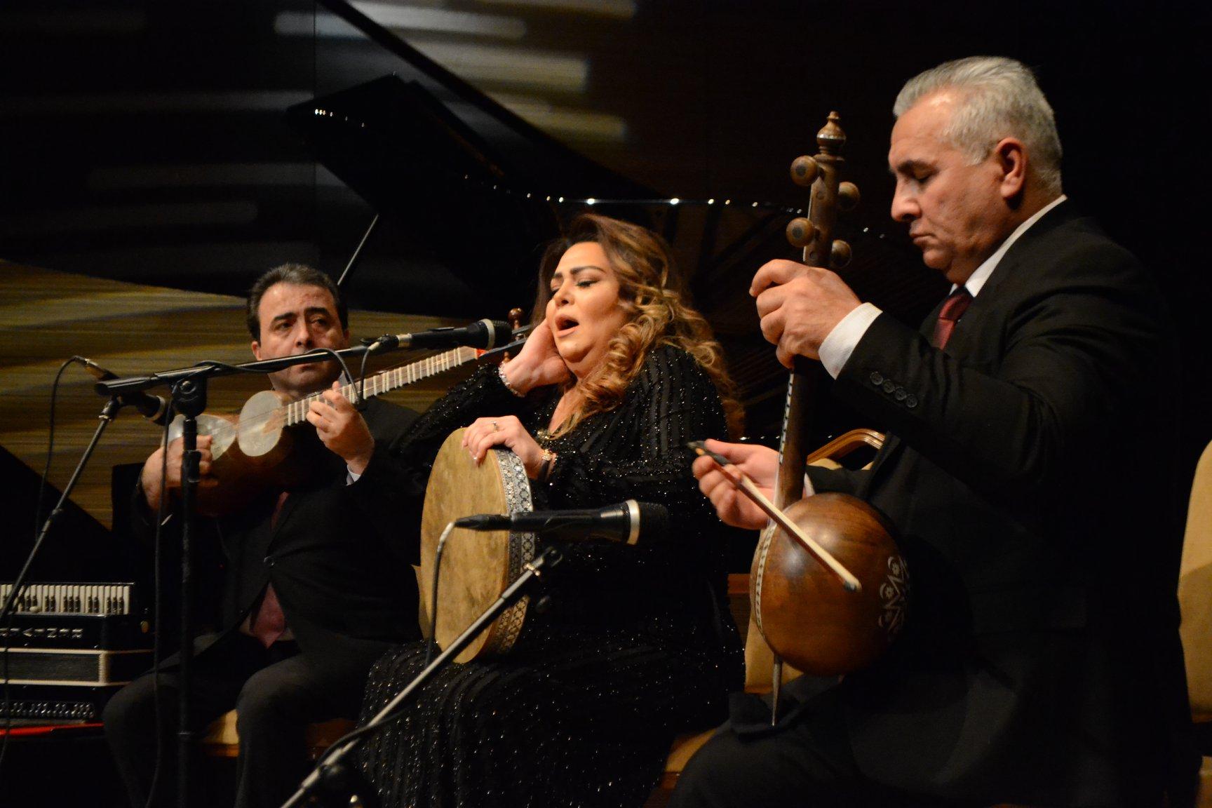 В Баку прошел концерт, посвященный Дню солидарности азербайджанцев всего мира (ФОТО)