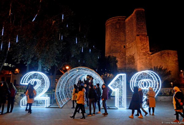 Баку в праздничном убранстве (Фотосессия)