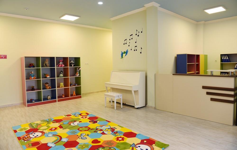 Президент Ильхам Алиев и Первая леди Мехрибан Алиева приняли участие в открытии комплекса жилых зданий для беженцев и вынужденных переселенцев в Сумгайыте (ФОТО)