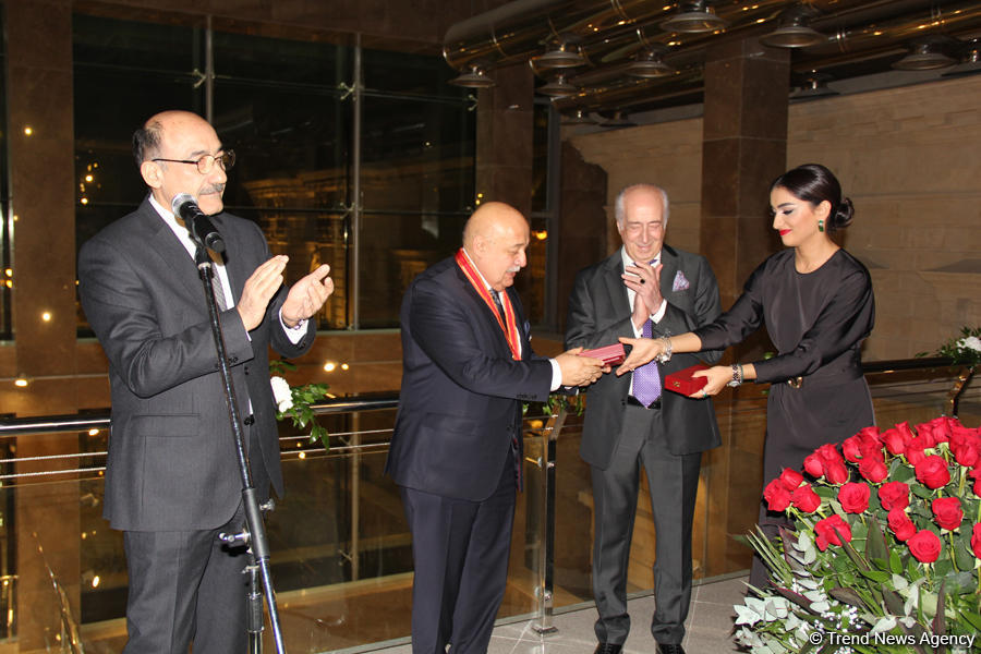 В Баку торжественно отметили юбилей заслуженного архитектора Азербайджана Эльбая Гасымзаде (ФОТО)