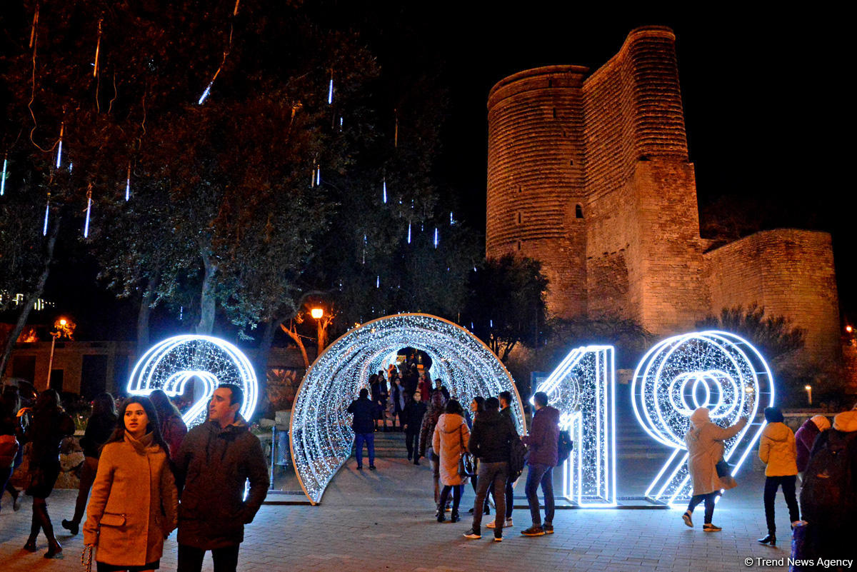 Баку в праздничном убранстве (Фотосессия)