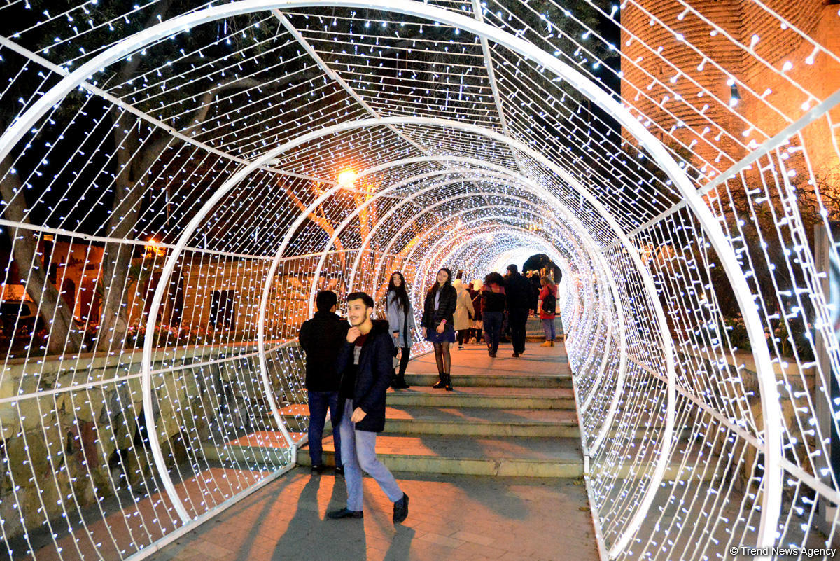 Баку в праздничном убранстве (Фотосессия)