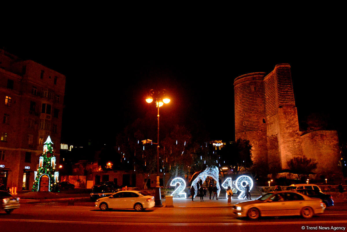Баку в праздничном убранстве (Фотосессия)