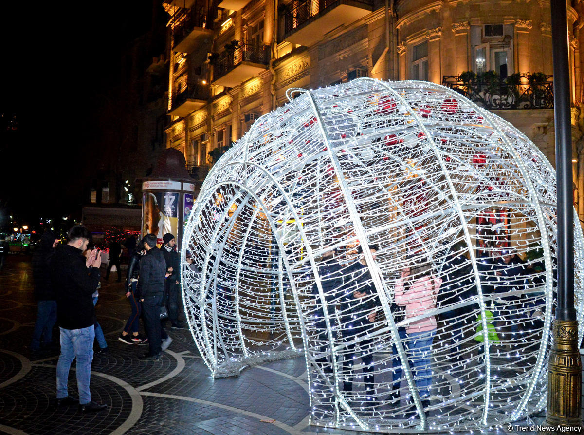 Баку в праздничном убранстве (Фотосессия)