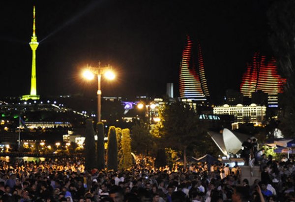 Бакинский бульвар отметит юбилей грандиозным концертом (ВИДЕО)