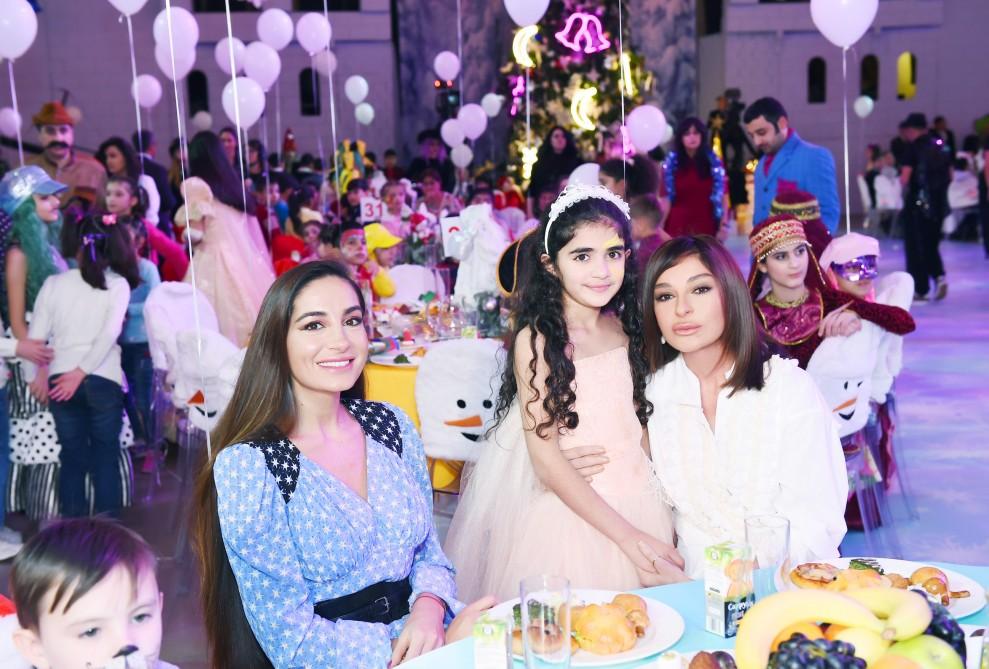 Первый вице-президент Мехрибан Алиева приняла участие в традиционном праздничном веселье для детей (ФОТО)