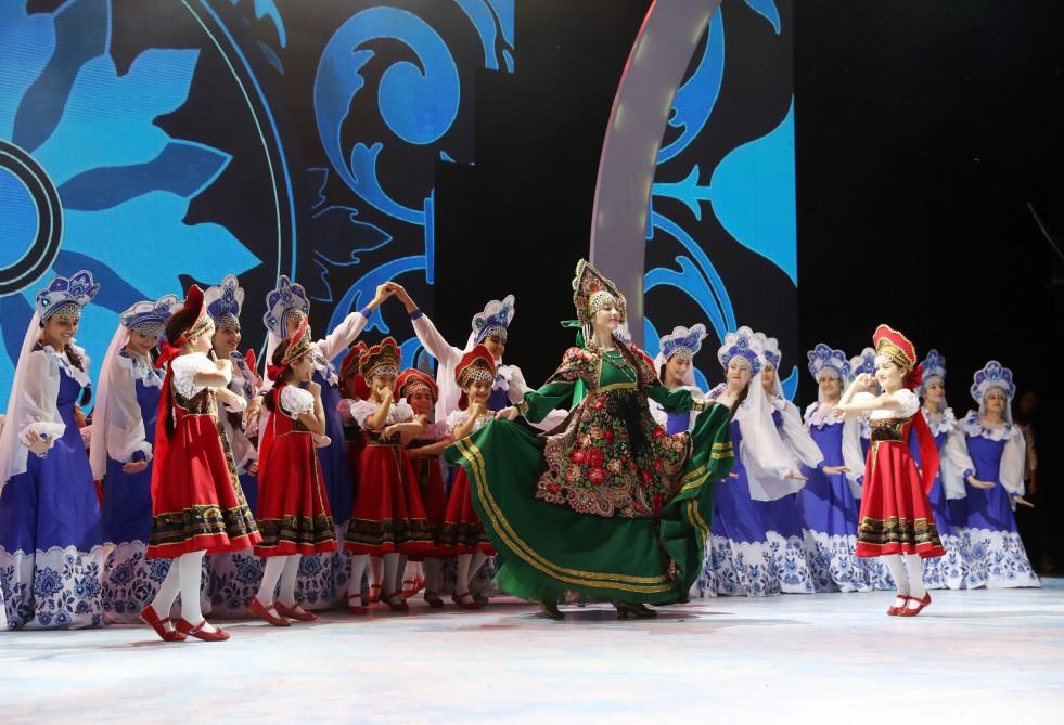 Первый вице-президент Мехрибан Алиева приняла участие в традиционном праздничном веселье для детей (ФОТО)