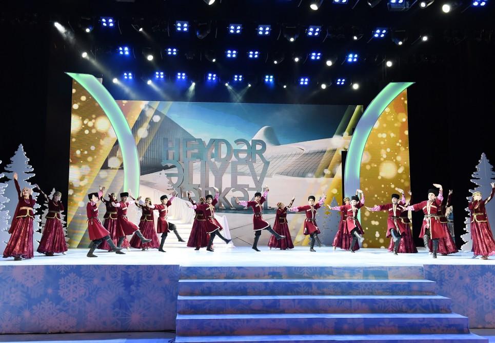 Первый вице-президент Мехрибан Алиева приняла участие в традиционном праздничном веселье для детей (ФОТО)