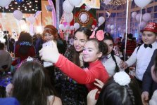 Первый вице-президент Мехрибан Алиева приняла участие в традиционном праздничном веселье для детей (ФОТО)