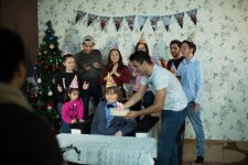 В Баку появился новогодний Ёжик – Дед Мороз и Снегурочка отдыхают (ВИДЕО, ФОТО)