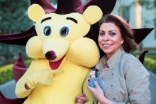 В Баку появился новогодний Ёжик – Дед Мороз и Снегурочка отдыхают (ВИДЕО, ФОТО)