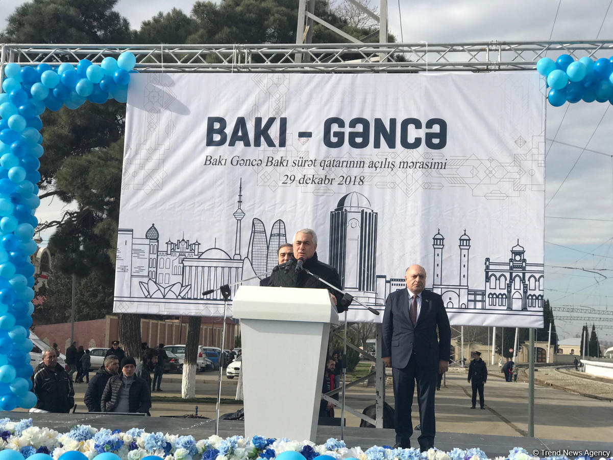 Экспресс-поезд Баку-Гянджа-Баку отправился в первый рейс (ФОТО)