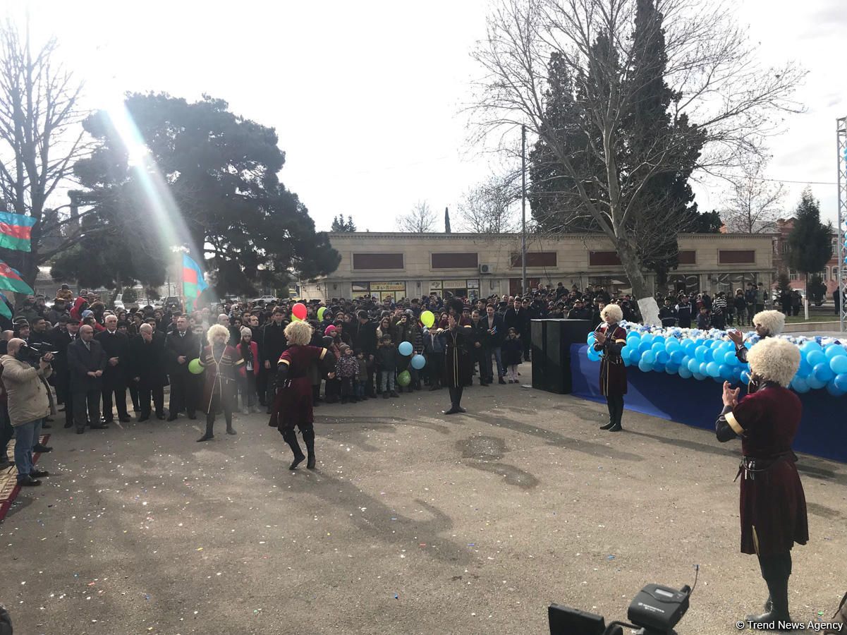 Экспресс-поезд Баку-Гянджа-Баку отправился в первый рейс (ФОТО)