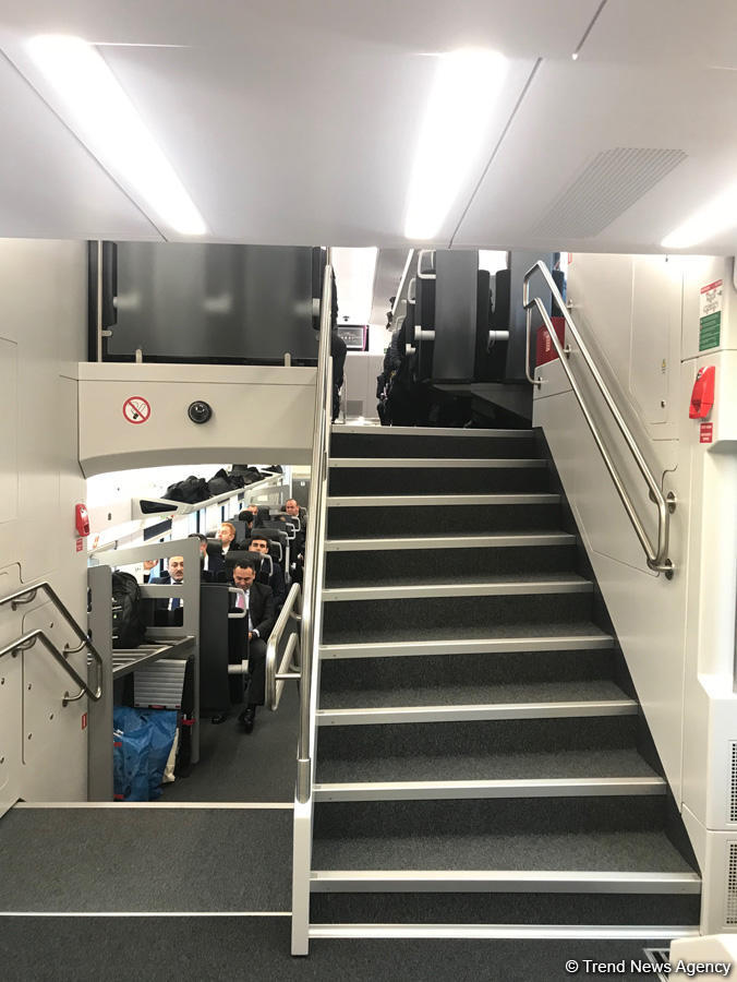 Экспресс-поезд Баку-Гянджа-Баку отправился в первый рейс (ФОТО)