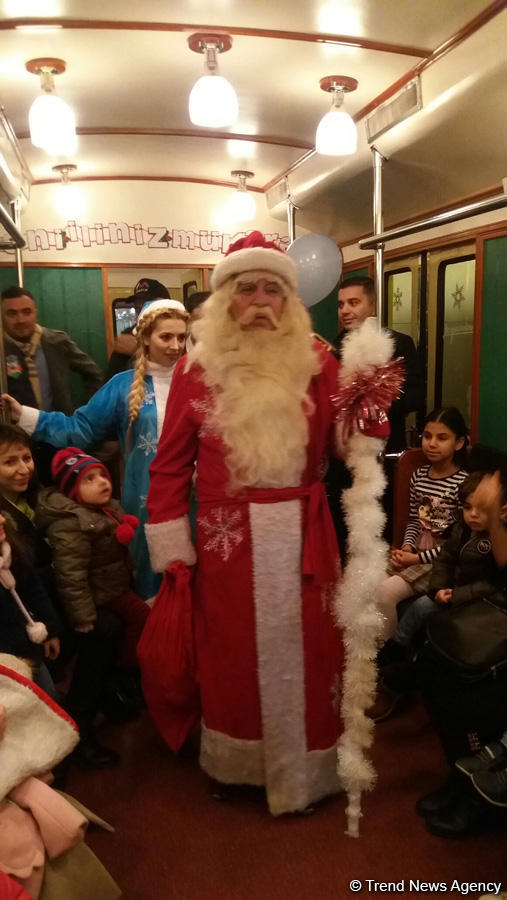 Бакинский метрополитен порадовал детей по случаю Нового года (ФОТО)
