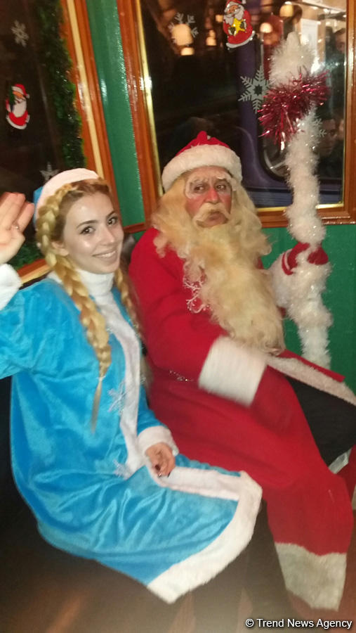 Бакинский метрополитен порадовал детей по случаю Нового года (ФОТО)