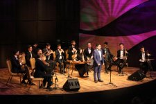 Азербайджанские студенты поздравили с Днем солидарности и Новым годом