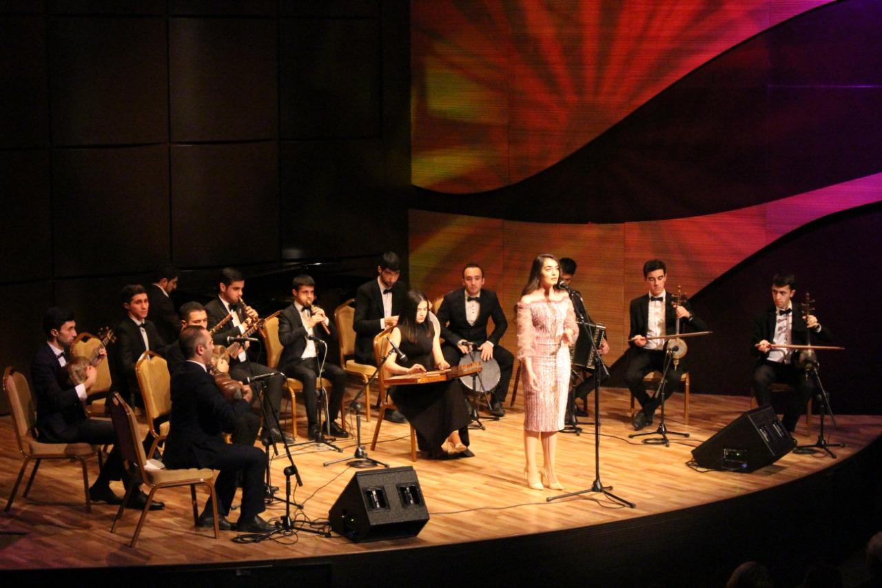 Азербайджанские студенты поздравили с Днем солидарности и Новым годом