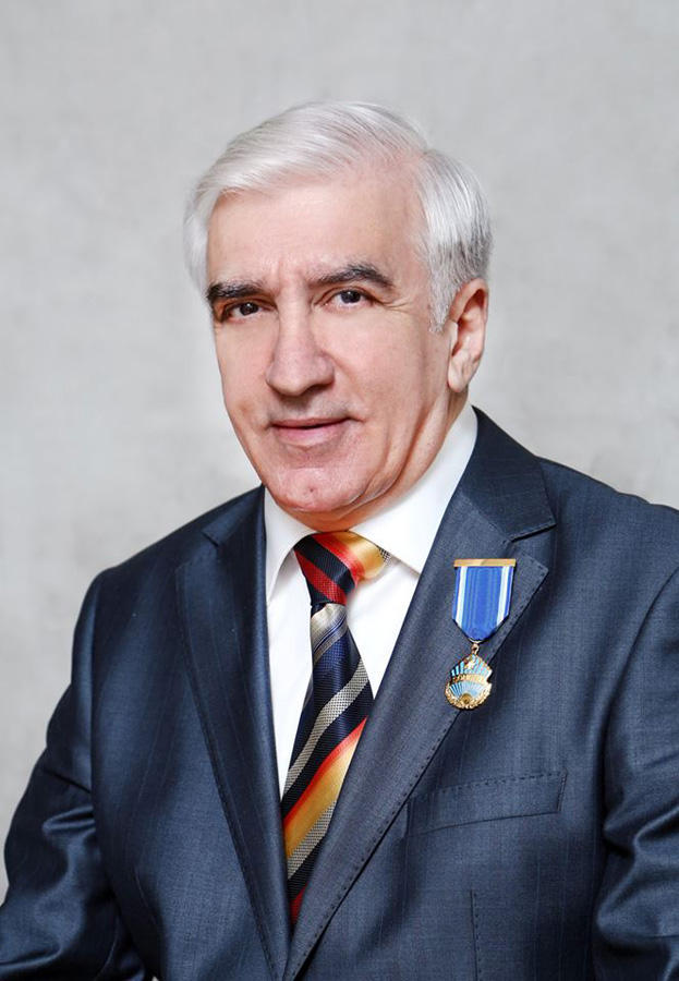 Ильхам Намиг Кямал отмечает юбилей на позитиве: Надо ежедневно заново рождаться (ФОТО)