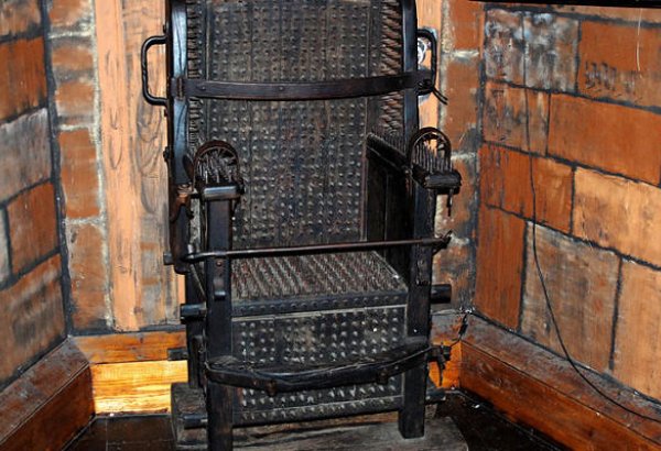 Доставить боль и вырывать признания жертв: орудия пыток в Баку