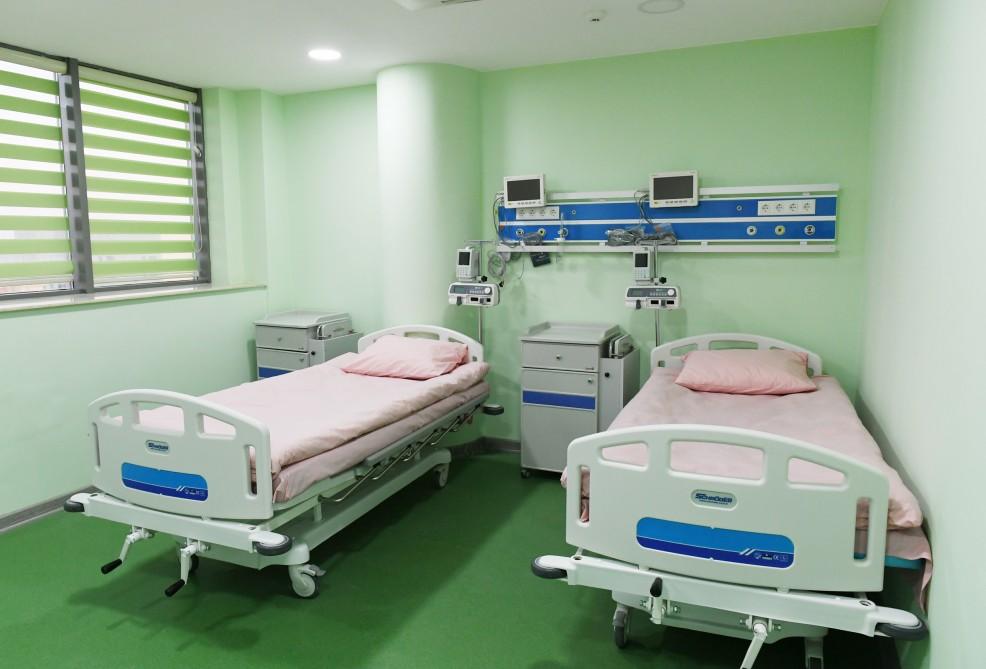 Президент Ильхам Алиев и Первая леди Мехрибан Алиева приняли участие в открытии новой больницы в бакинском поселке Гобустан (ФОТО)