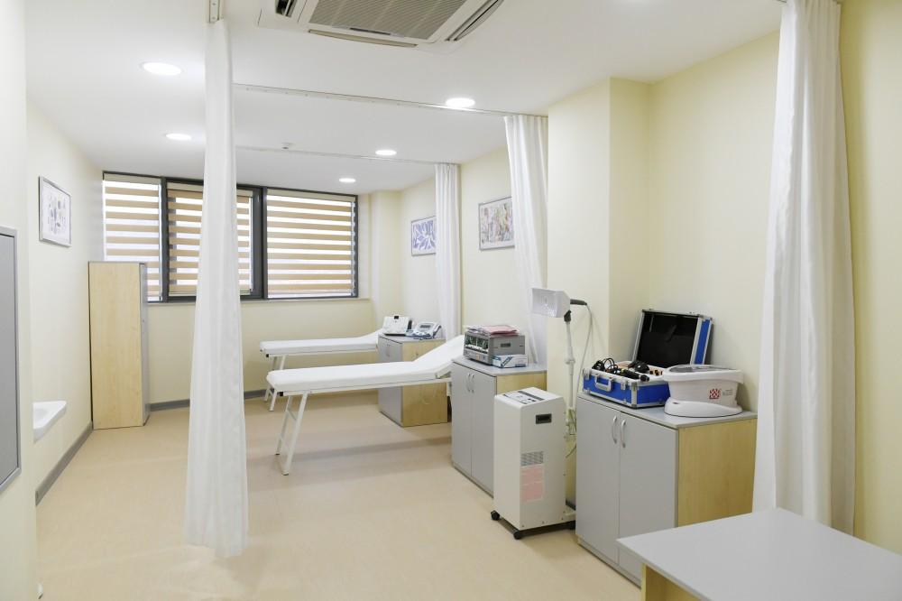 Президент Ильхам Алиев и Первая леди Мехрибан Алиева приняли участие в открытии новой больницы в бакинском поселке Гобустан (ФОТО)