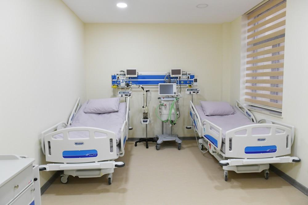 Президент Ильхам Алиев и Первая леди Мехрибан Алиева приняли участие в открытии новой больницы в бакинском поселке Гобустан (ФОТО)