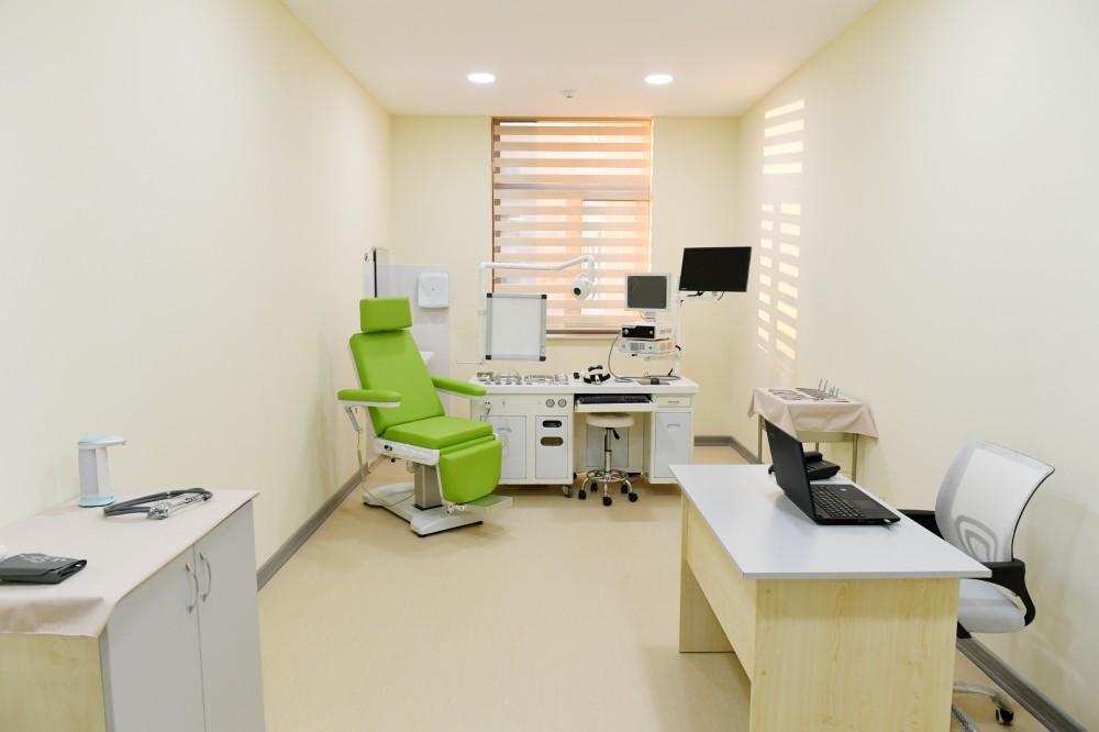 Президент Ильхам Алиев и Первая леди Мехрибан Алиева приняли участие в открытии новой больницы в бакинском поселке Гобустан (ФОТО)