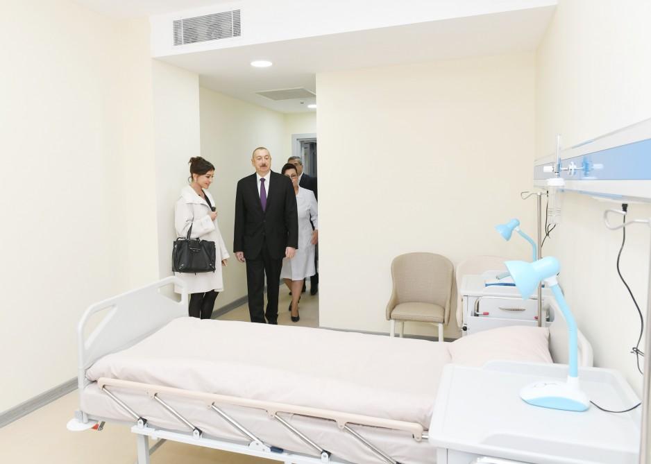 Президент Ильхам Алиев и Первая леди Мехрибан Алиева приняли участие в открытии новой больницы в бакинском поселке Гобустан (ФОТО)