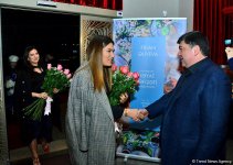 Праздник искусства: в Баку открылась выставка Фидан Алиевой "Жажда жизни" (ФОТО)