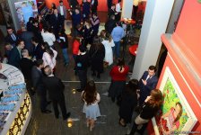 Праздник искусства: в Баку открылась выставка Фидан Алиевой "Жажда жизни" (ФОТО)