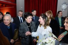 Праздник искусства: в Баку открылась выставка Фидан Алиевой "Жажда жизни" (ФОТО)