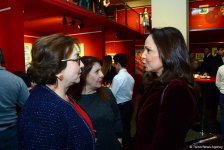 Праздник искусства: в Баку открылась выставка Фидан Алиевой "Жажда жизни" (ФОТО)