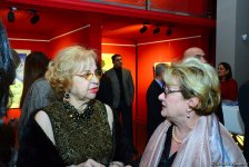 Праздник искусства: в Баку открылась выставка Фидан Алиевой "Жажда жизни" (ФОТО)